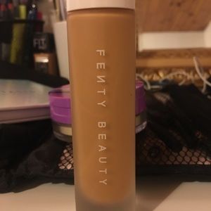 Fenty Pro Filt’r shade 330 foundation